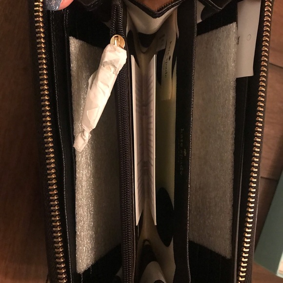 Kate Spade Wallet - Picture 7 of 8